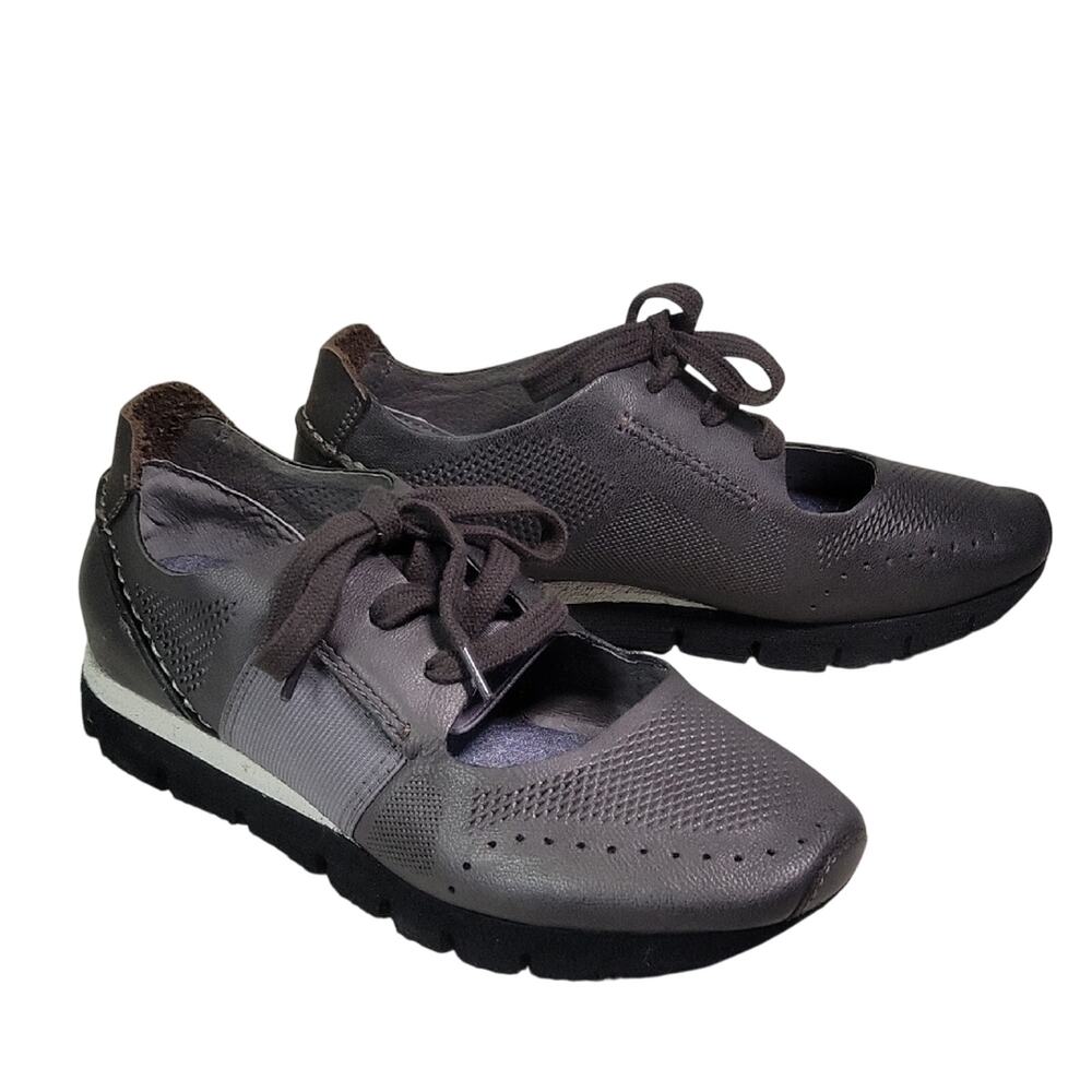 OTBT Star Dust Grey Leather Lace Up Sneakers Womens Size 6.5 NEW